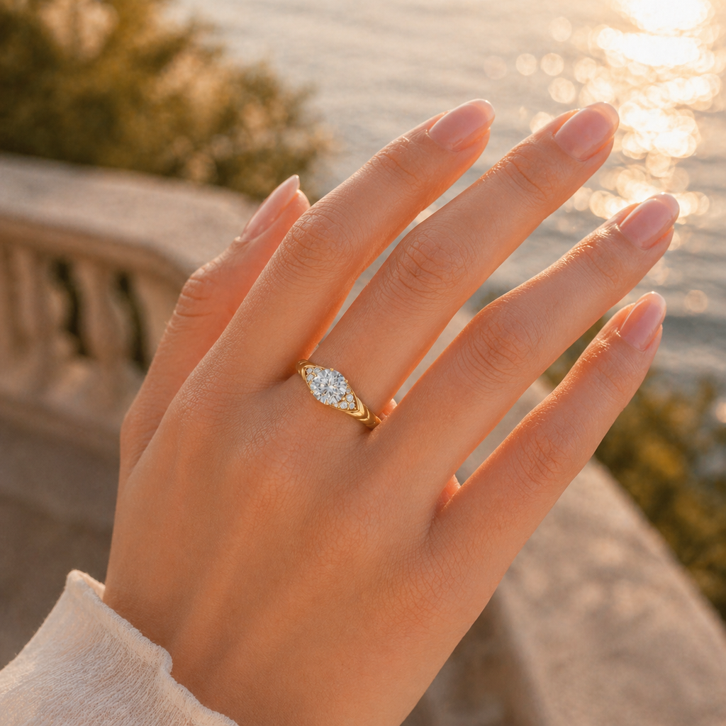 18K Gold Lab Diamond Engagement Ring VVS EF Round Cut