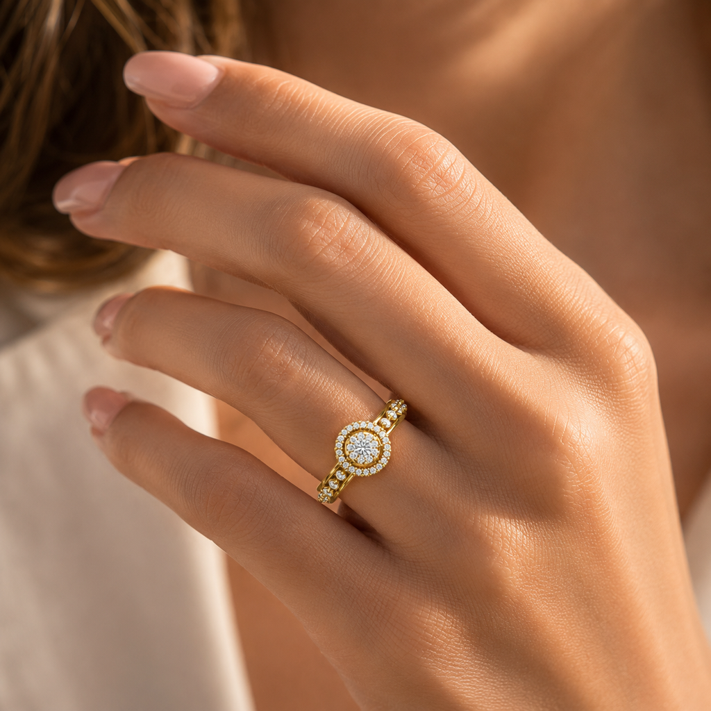 18K Gold CVD Diamond Ring VVS Clarity Elegant Fine Jewelry