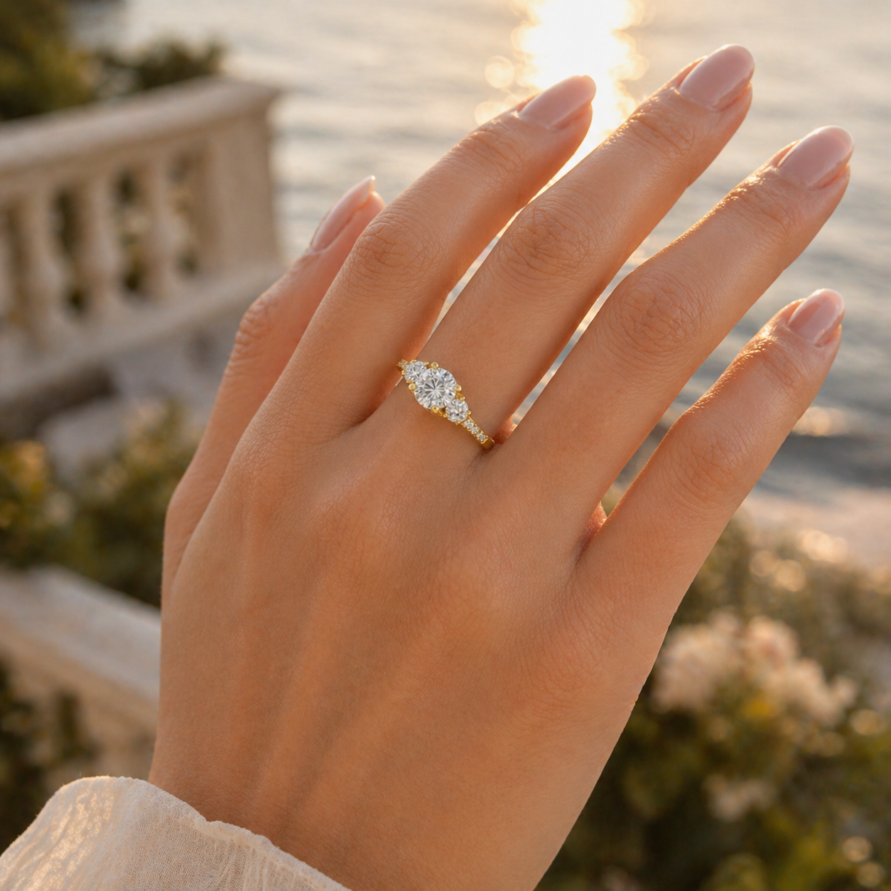 18K Gold Diamond Engagement Ring VVS Lab-Grown Round Cut