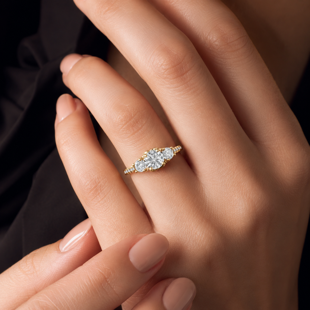 18K Gold Diamond Engagement Ring VVS CVD Round Cut