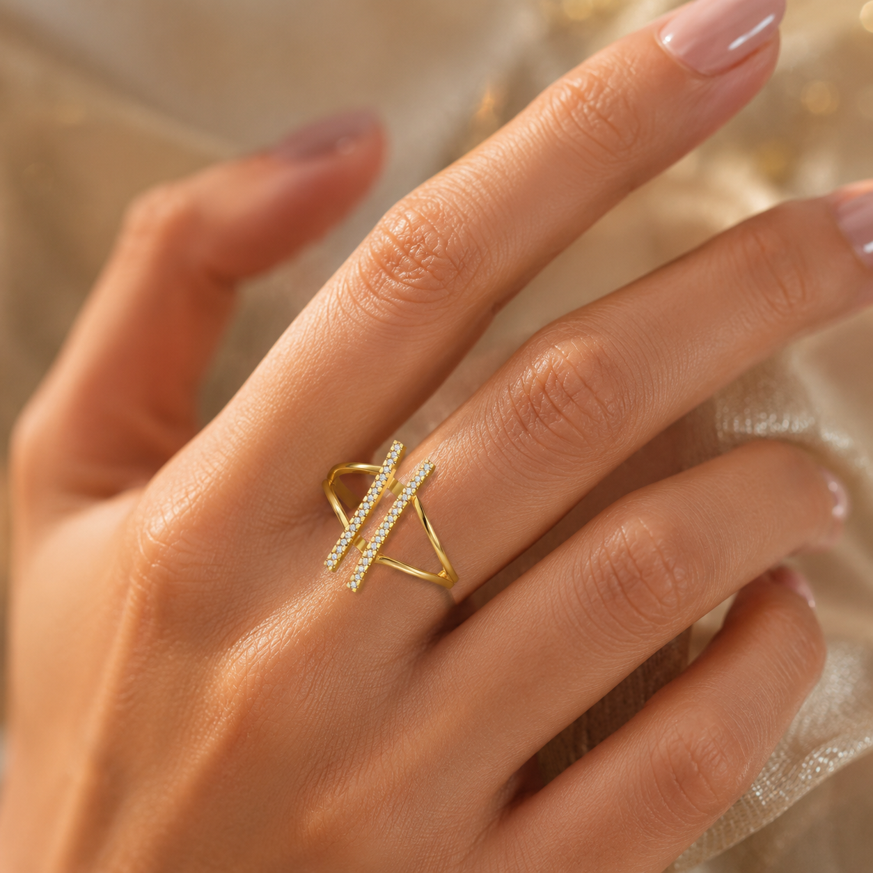 18K Gold VVS Diamond Ring – Minimal Luxury Fine Jewelry
