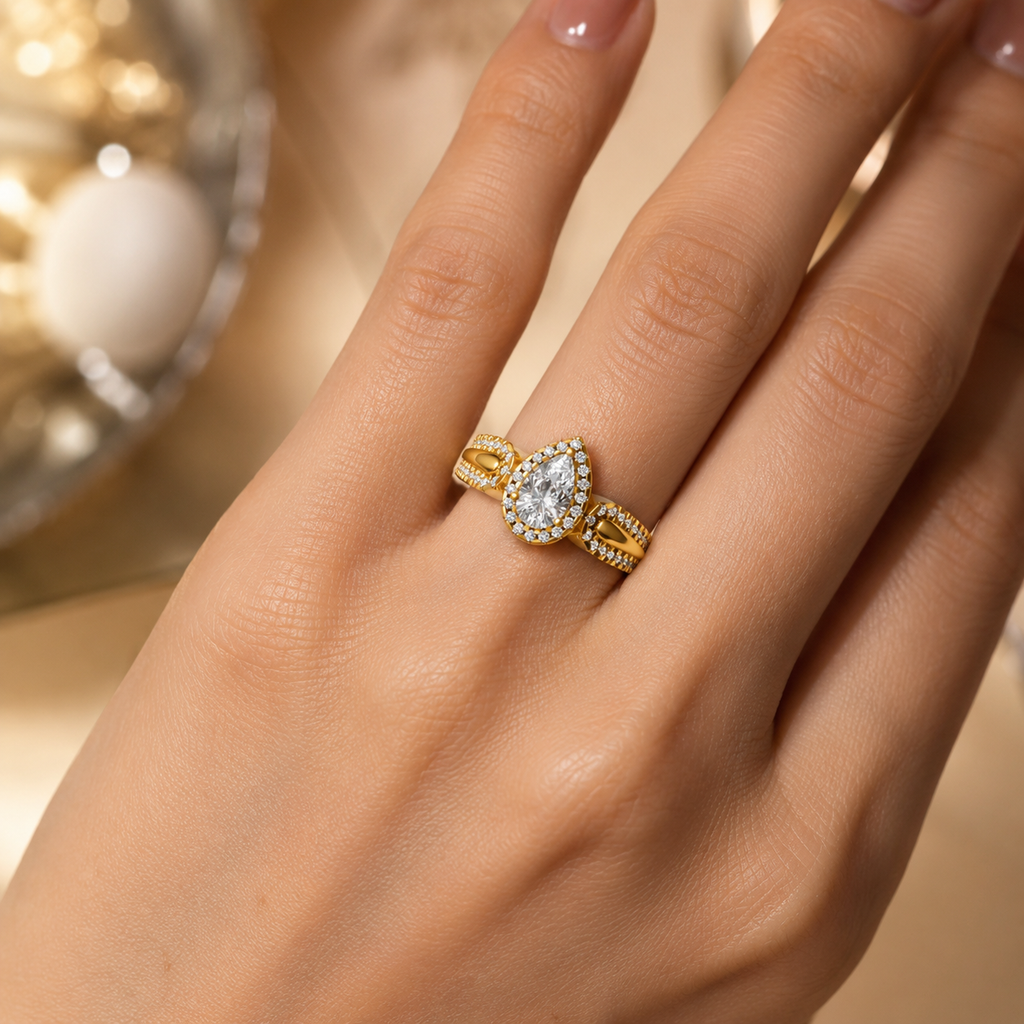 18K Gold CVD Diamond Engagement Ring VVS EF PEAR Cut