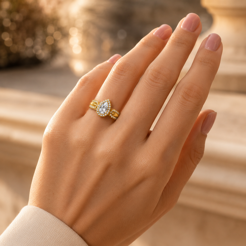 18K Gold CVD Diamond Engagement Ring VVS EF PEAR Cut