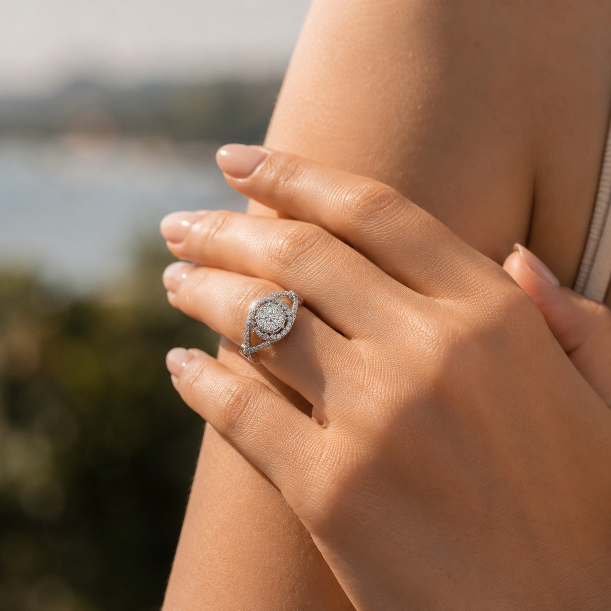 925 SILVER Halo Split Shank CVD Diamond Ring VVS (0.61 Ct)