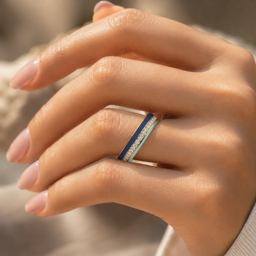 18K gold CVD diamond enamel ring VVS clarity luxury ring worn on hand with diamond row