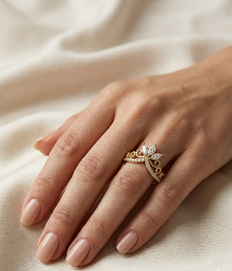 18K Gold Diamond Ring VVS Clarity Minimal Luxury Band