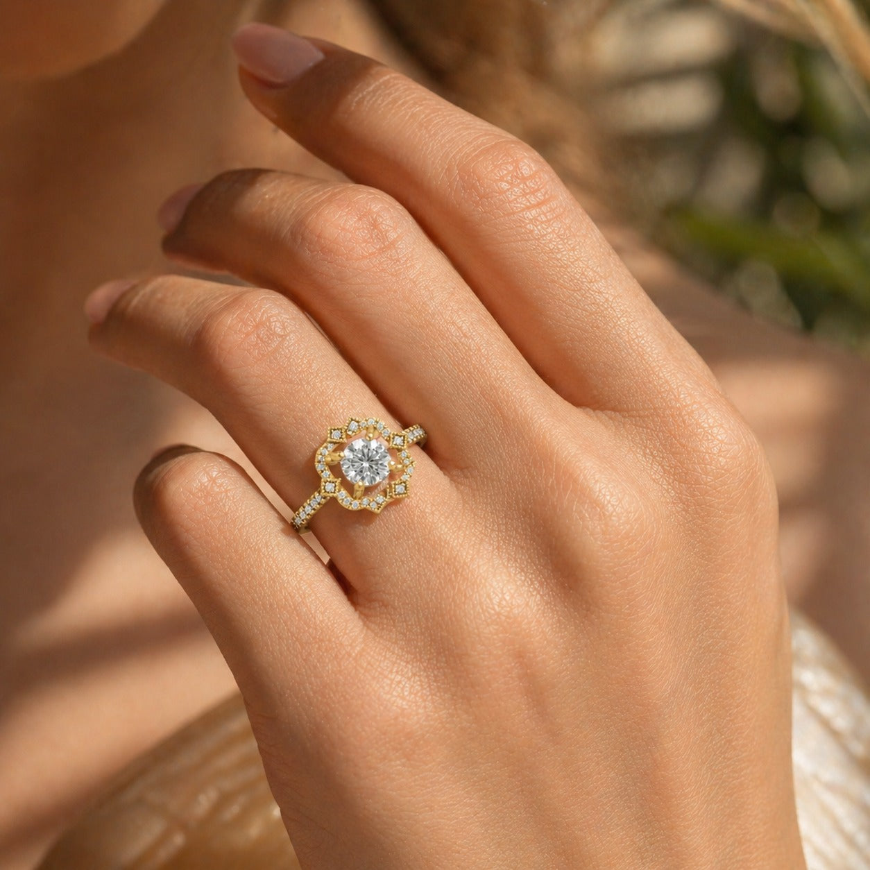 18K Gold CVD Diamond Engagement Ring VVS (0.73 Ct)