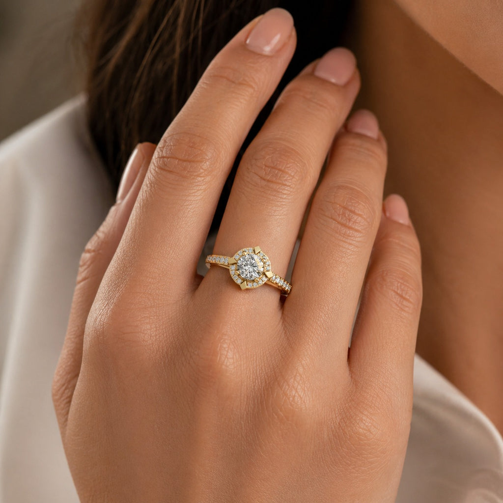 18K Gold CVD Diamond Engagement Ring VVS (0.724 Ct)