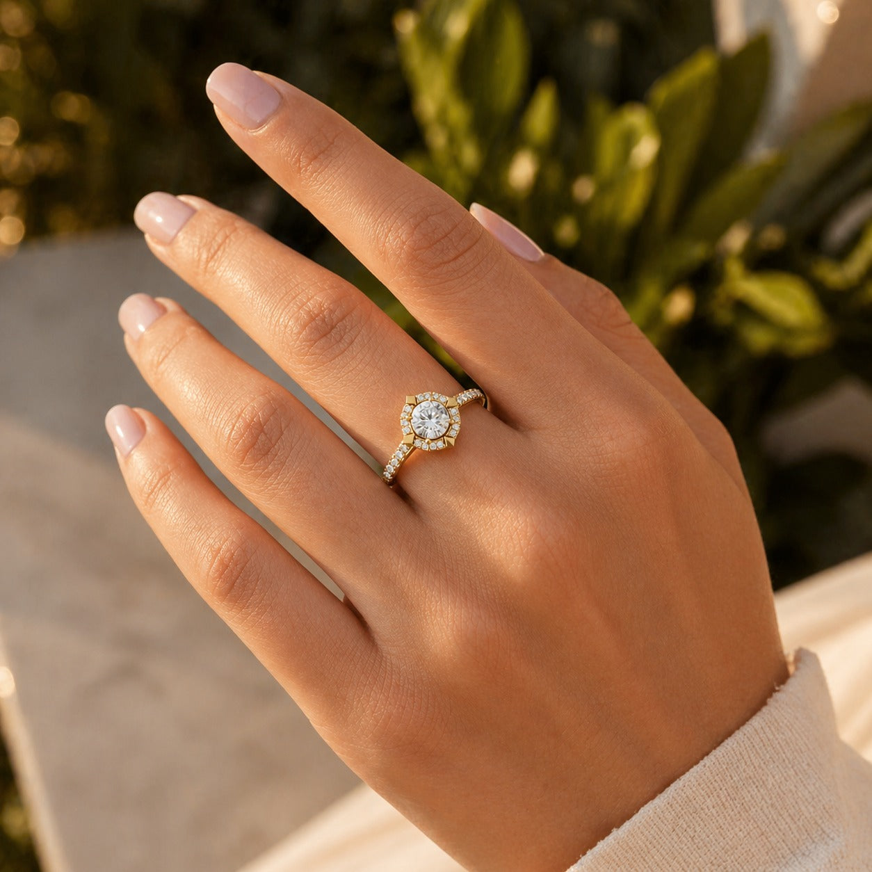 18K Gold CVD Diamond Engagement Ring VVS (0.724 Ct)