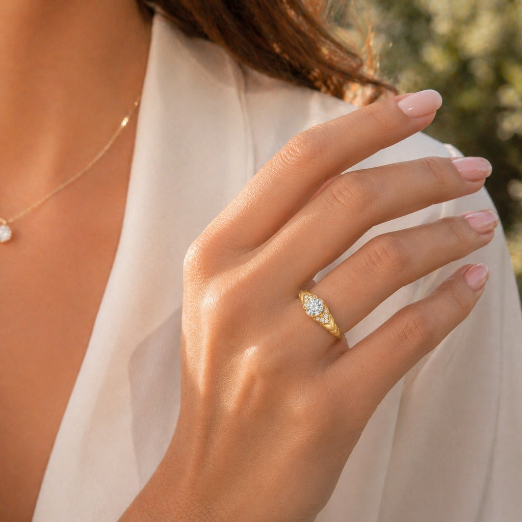 18K Gold CVD Diamond Engagement Ring – VVS Clarity